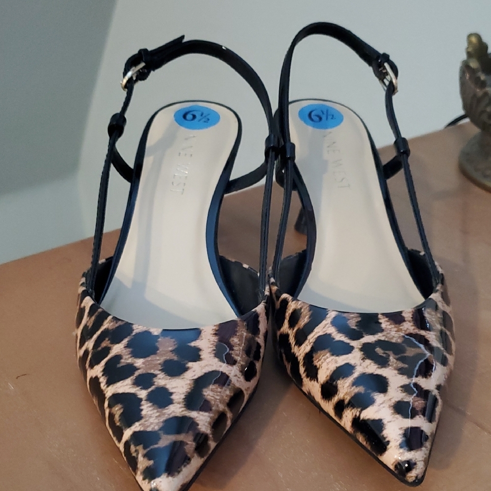 Leopard Print Slingback Heels - Picture 2 of 9
